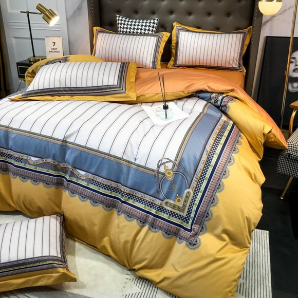 Premium Microfiber Bedding Set of Four - Picture 6 of 15